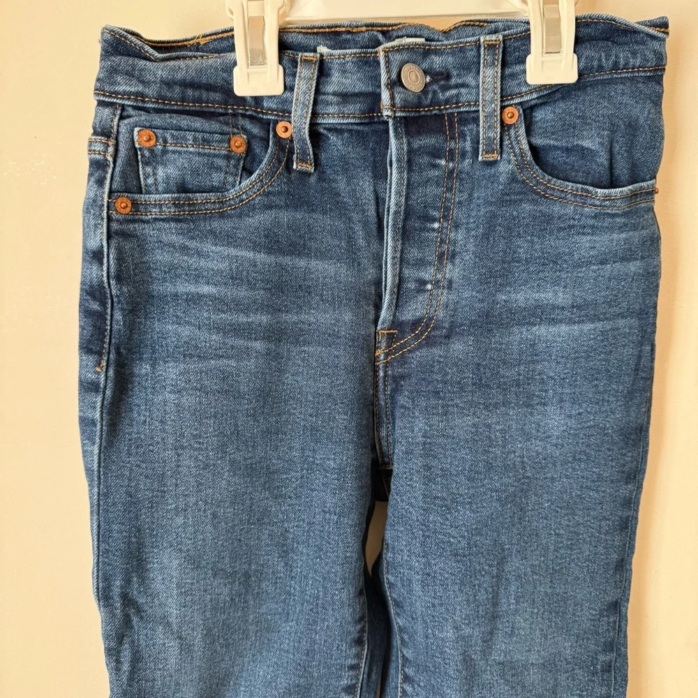 Levi's Women's Wedgie Straight Jeans - Picture 4 of 6